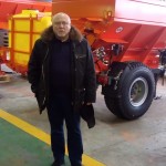 Генеральный директор ООО "АПК "АБА" Горлов С.Л. на выставочной площадке тракторных полуприцепов